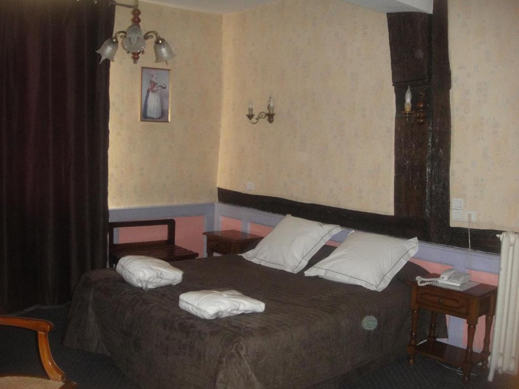 Hotel L' Ecu Montbard Rum bild