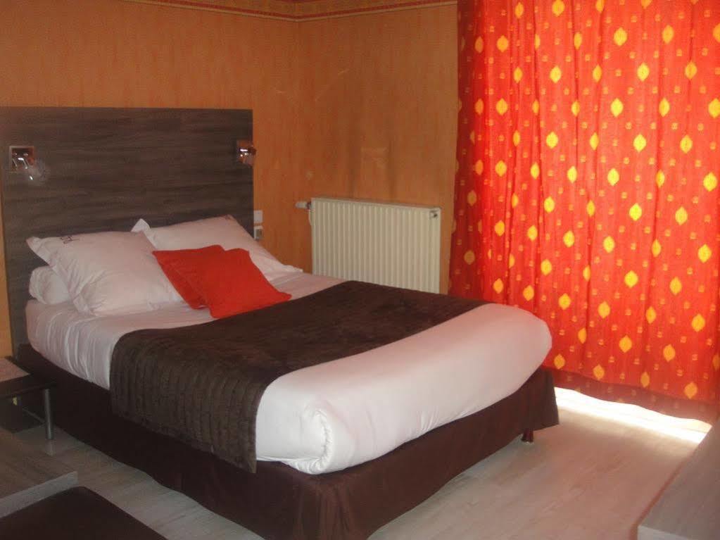 Hotel L' Ecu Montbard Exteriör bild