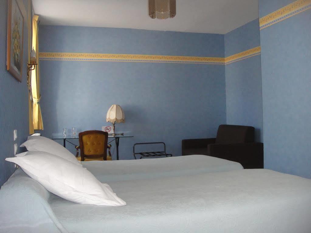 Hotel L' Ecu Montbard Exteriör bild